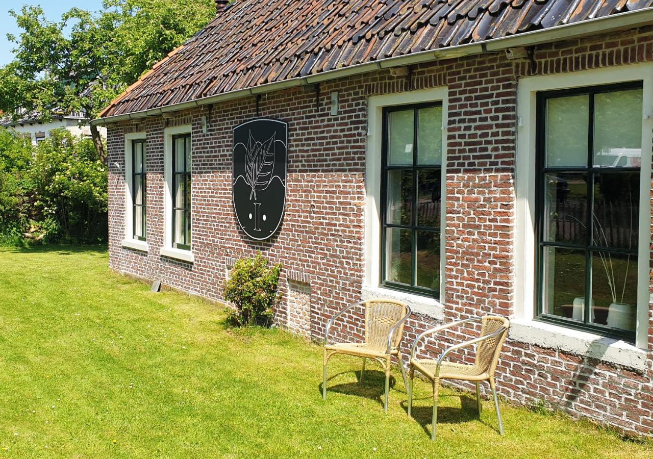 Fakansjehus Sfeervol Met Fijne Tuin Jirnsum 외부 사진